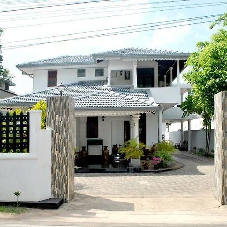 Asian Villa Негомбо Екстериор снимка