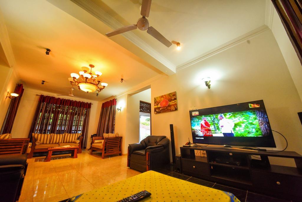 Asian Villa Негомбо Екстериор снимка