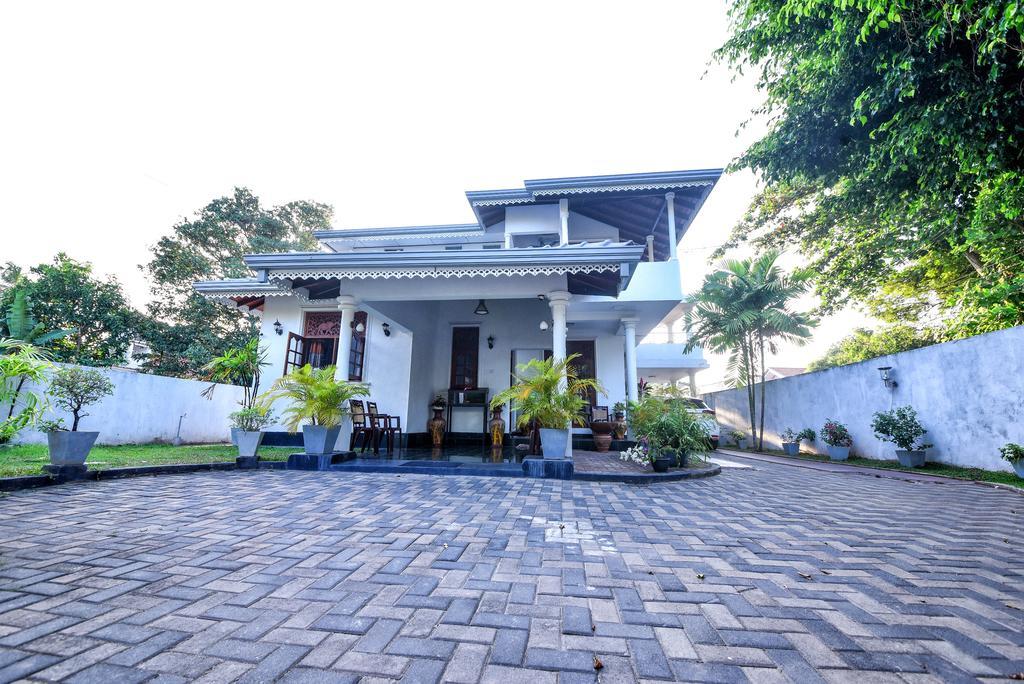 Asian Villa Негомбо Екстериор снимка
